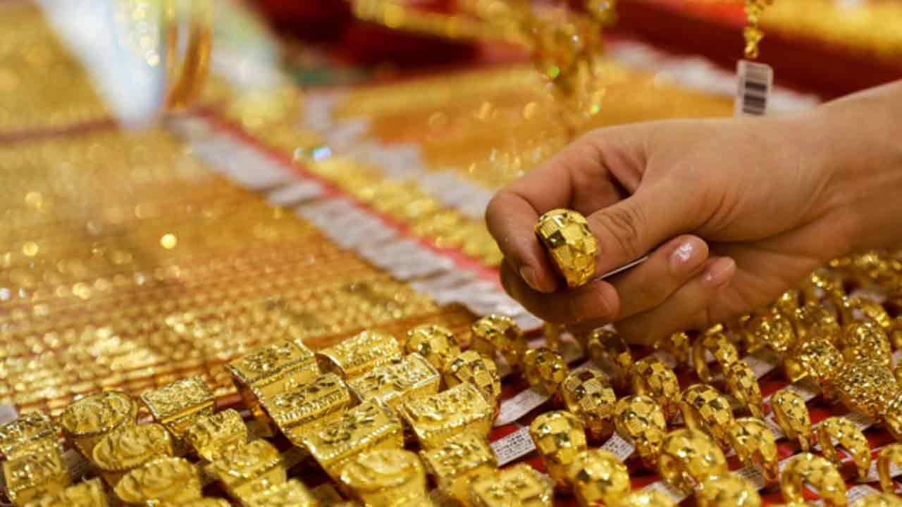 বিশ্ববাজারে আবারও কমেছে স্বর্ণের দাম
