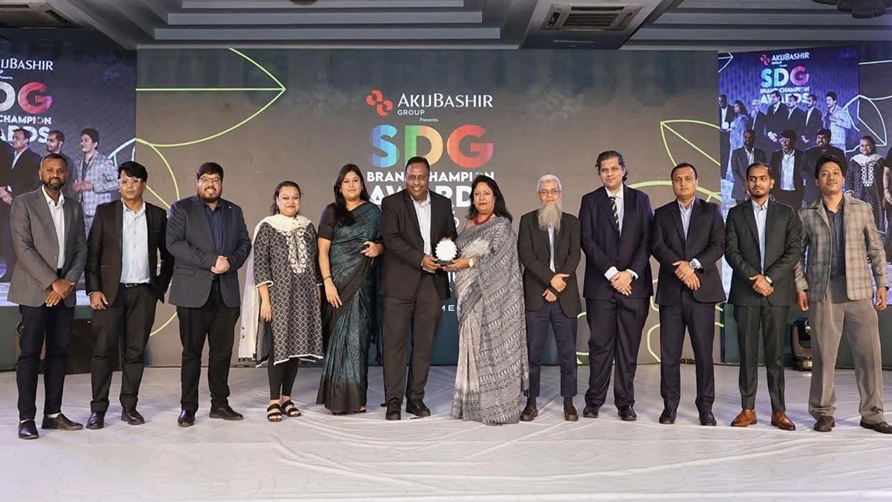 মোস্ট সাসটেইনেবল এফএমসিজিসহ ১১ পুরস্কার জিতেছে প্রাণ-আরএফএল গ্রুপ 