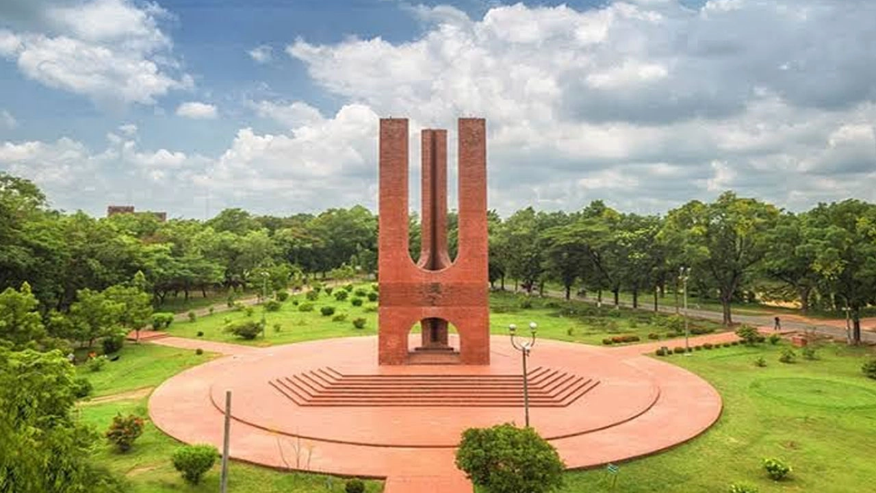 র‍্যাগিংয়ের অভিযোগে জাবির ৮ শিক্ষার্থী সাময়িক বহিষ্কার
