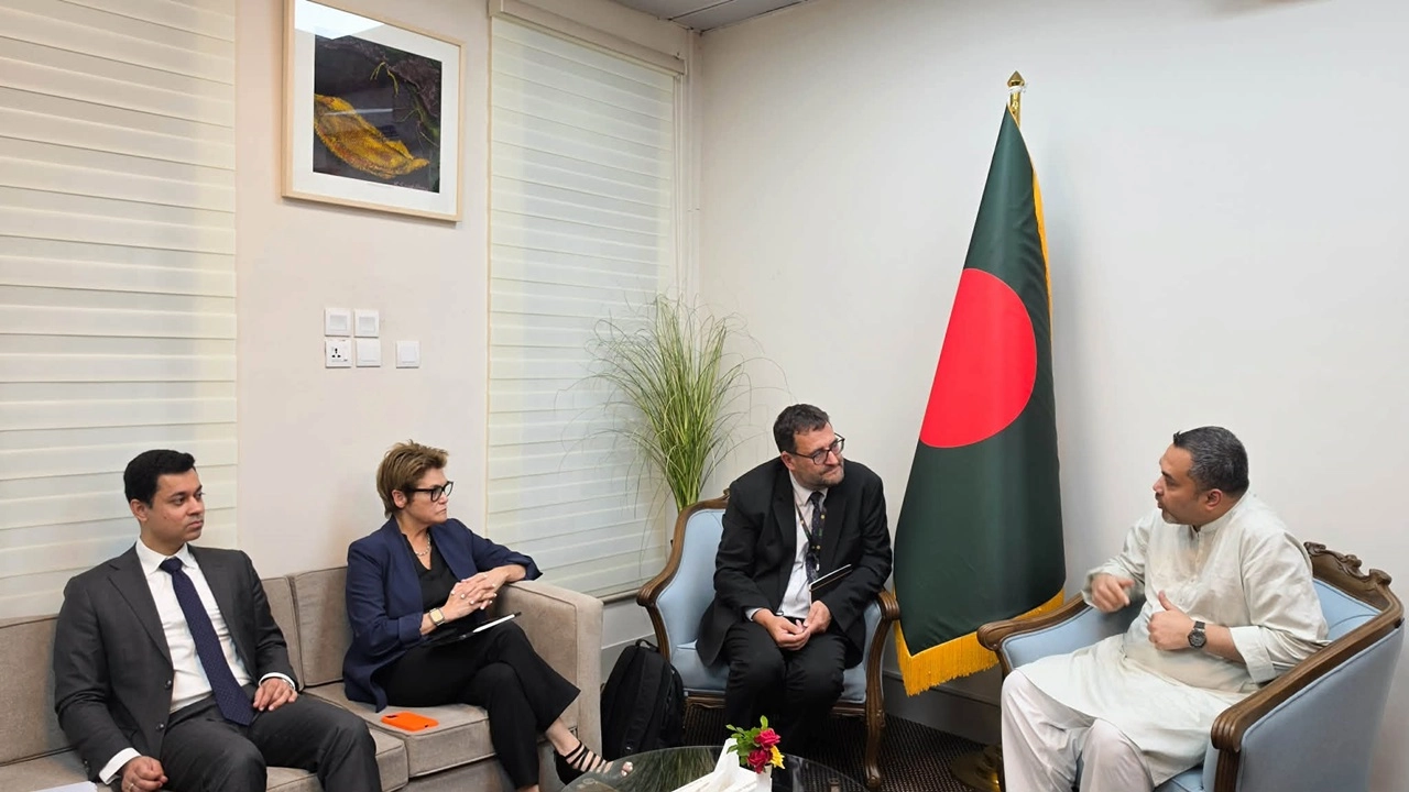 মাহ্দী আমিনের সঙ্গে বিশ্বব্যাংকের ডিভিশন ডিরেক্টরের সাক্ষাৎ