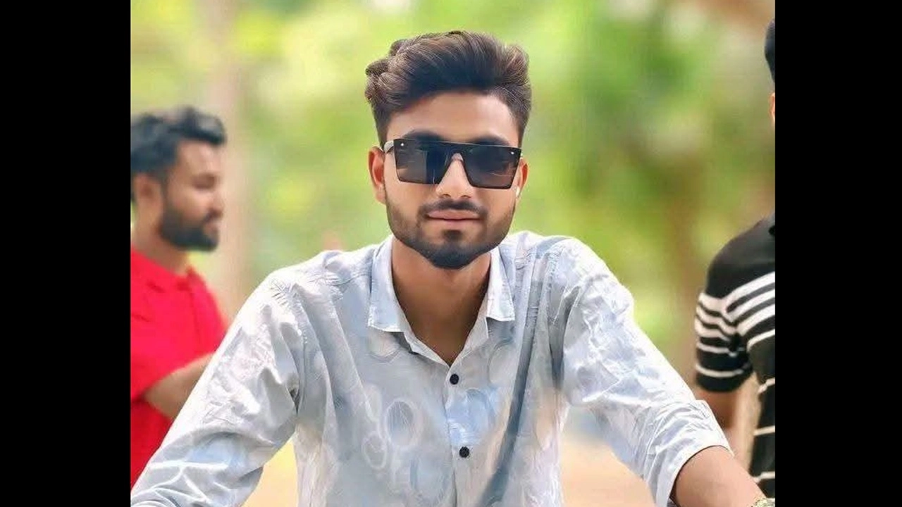 ঘর থেকে যুবকের রহস্যজনক মরদেহ উদ্ধার, নারী গ্রেপ্তার