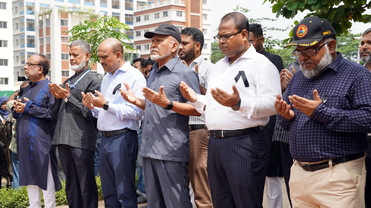 বিমান দুর্ঘটনায় শহীদদের স্মরণে মাইলস্টোন স্কুল অ্যান্ড কলেজে শ্রদ্ধাঞ্জলি