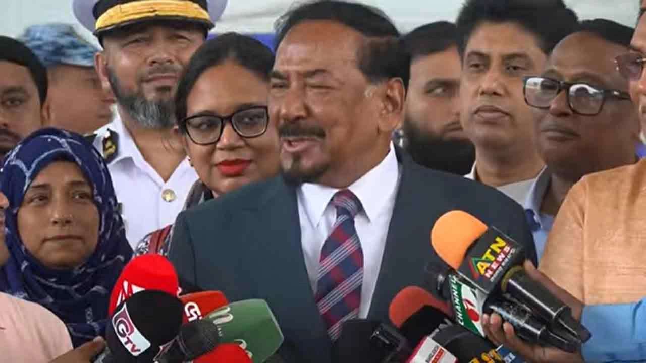 বাংলাদেশ জাতীয় সংসদের স্পিকার হাফিজ উদ্দিন আহম