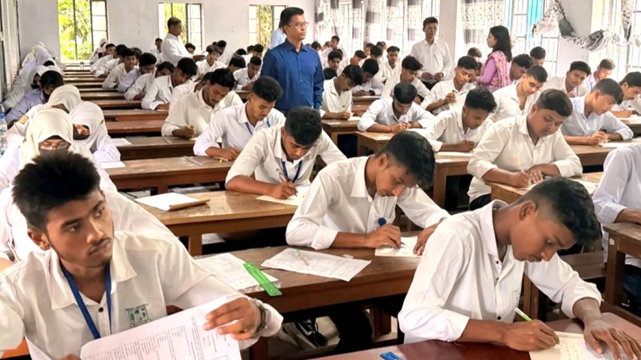 ১৩ জুলাইয়ের এইচএসসি পরীক্ষা ফের দেওয়ার সুযোগ, সুযোগ পাবেন যারা