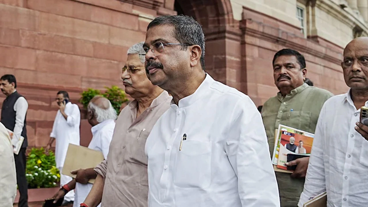 পদত্যাগপত্রে যা লিখলেন শিক্ষামন্ত্রী ধর্মেন্দ্র প্রধান
