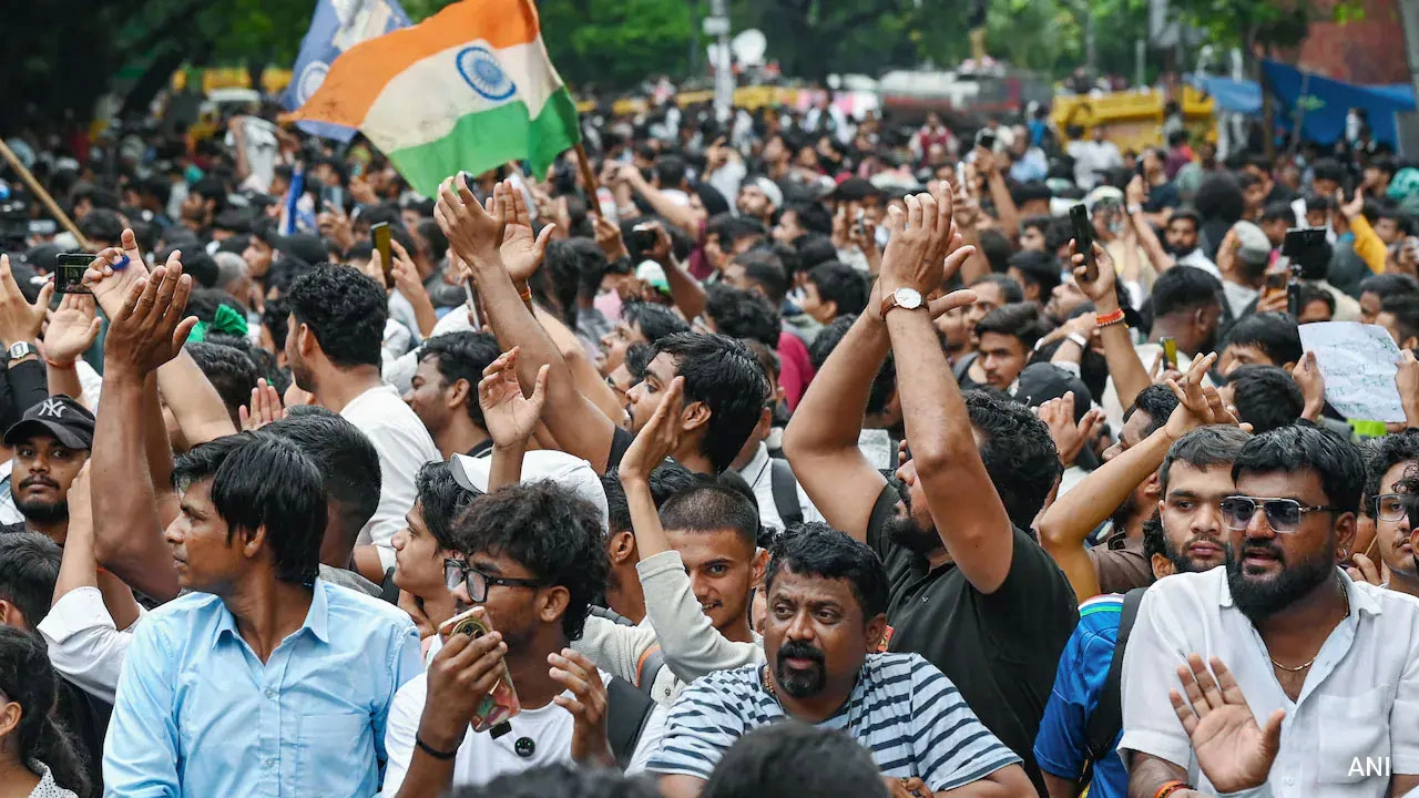 আন্দোলন প্রত্যাহারের ঘোষণা ককরোচ পার্টির