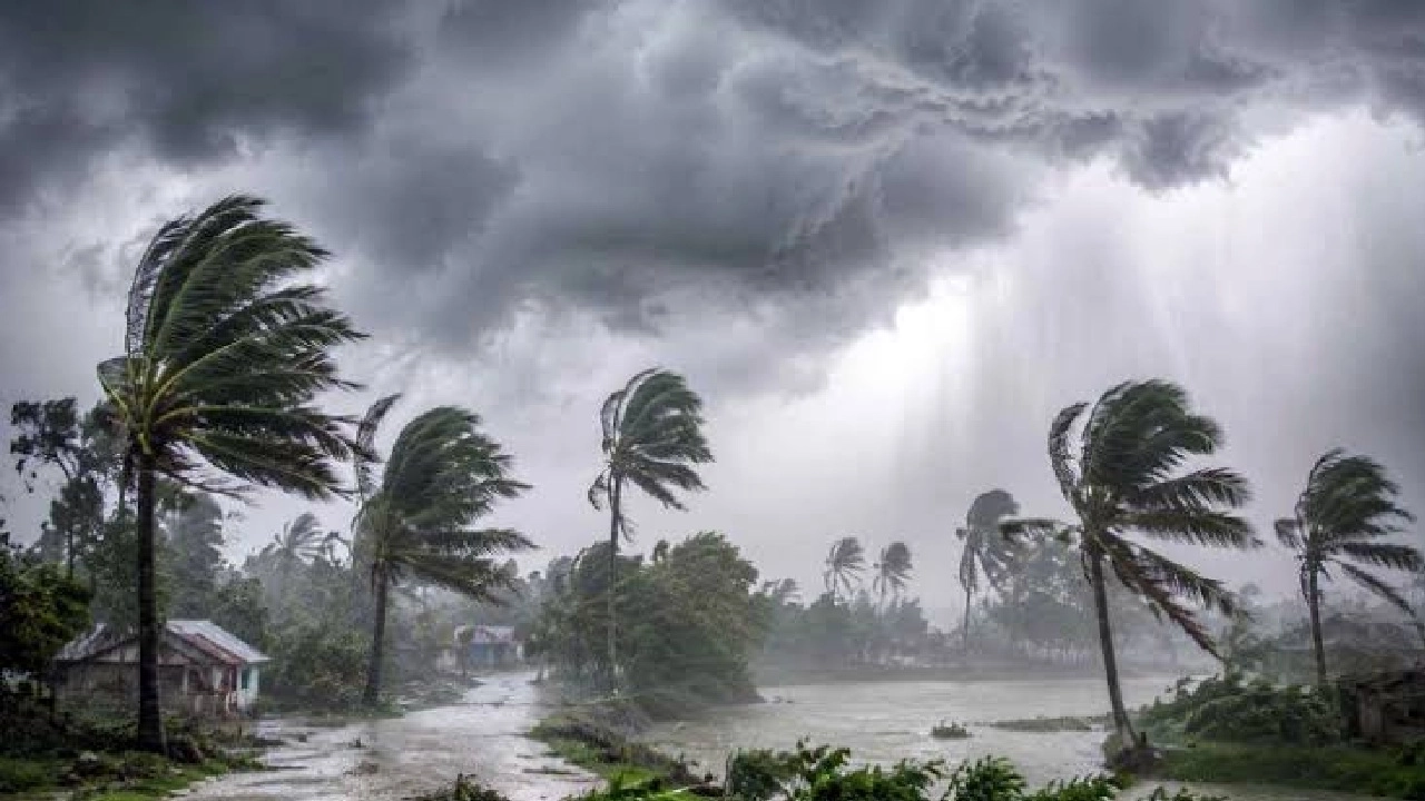 দেশের সব বন্দরে ৩ নম্বর সতর্ক সংকেত জারি