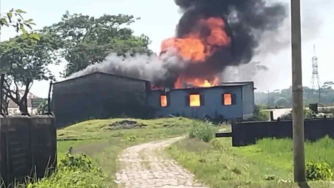 গ্যাস সিলিন্ডার গোডাউন