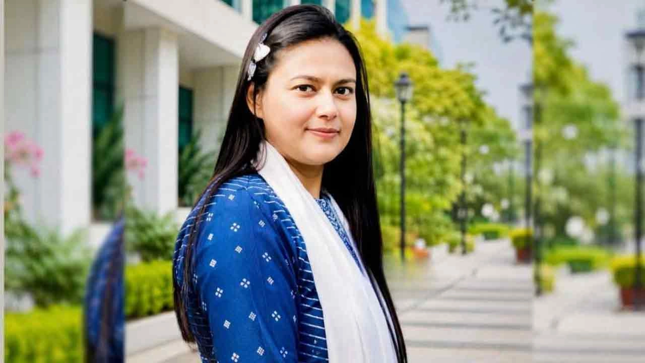 রোকসানা পিনু