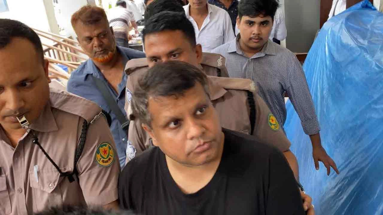 আদালতে মোহাম্মদ সাহেদ করিম