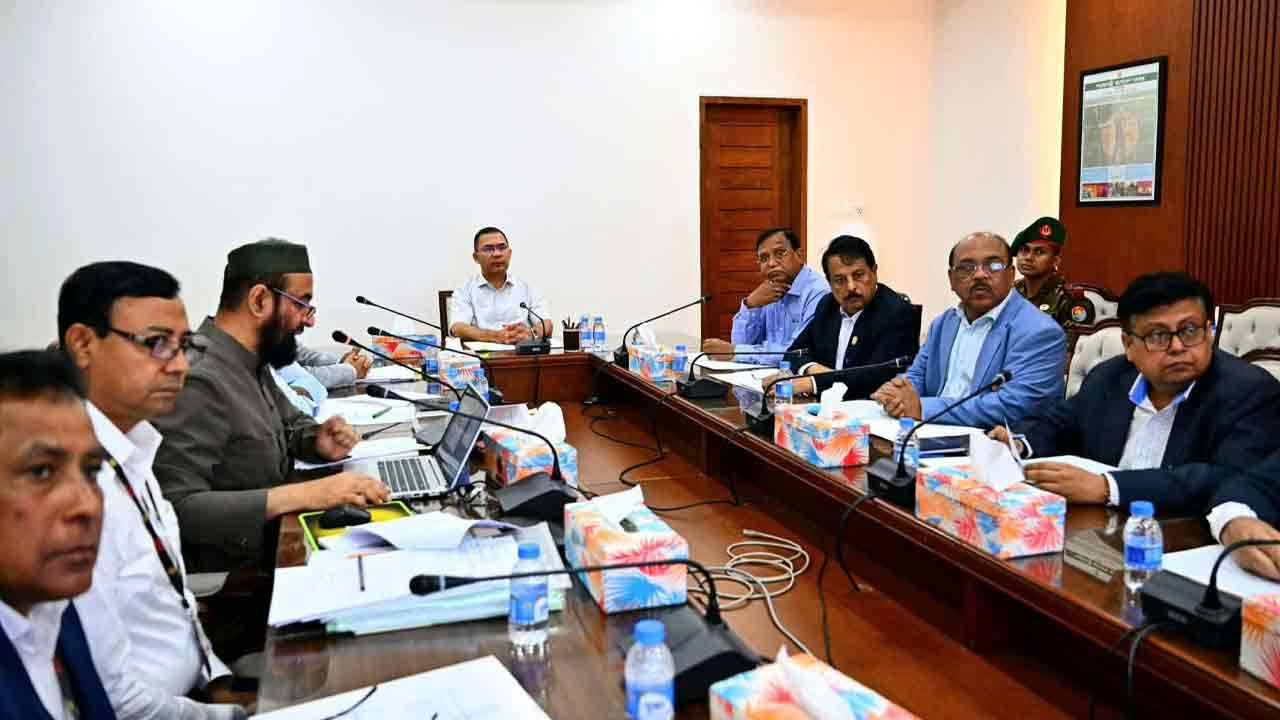 প্রধানমন্ত্রী তারেক রহমানের সভাপতিত্বে ঢাকার চারপাশে নৌপথ চালু নিয়ে সভা