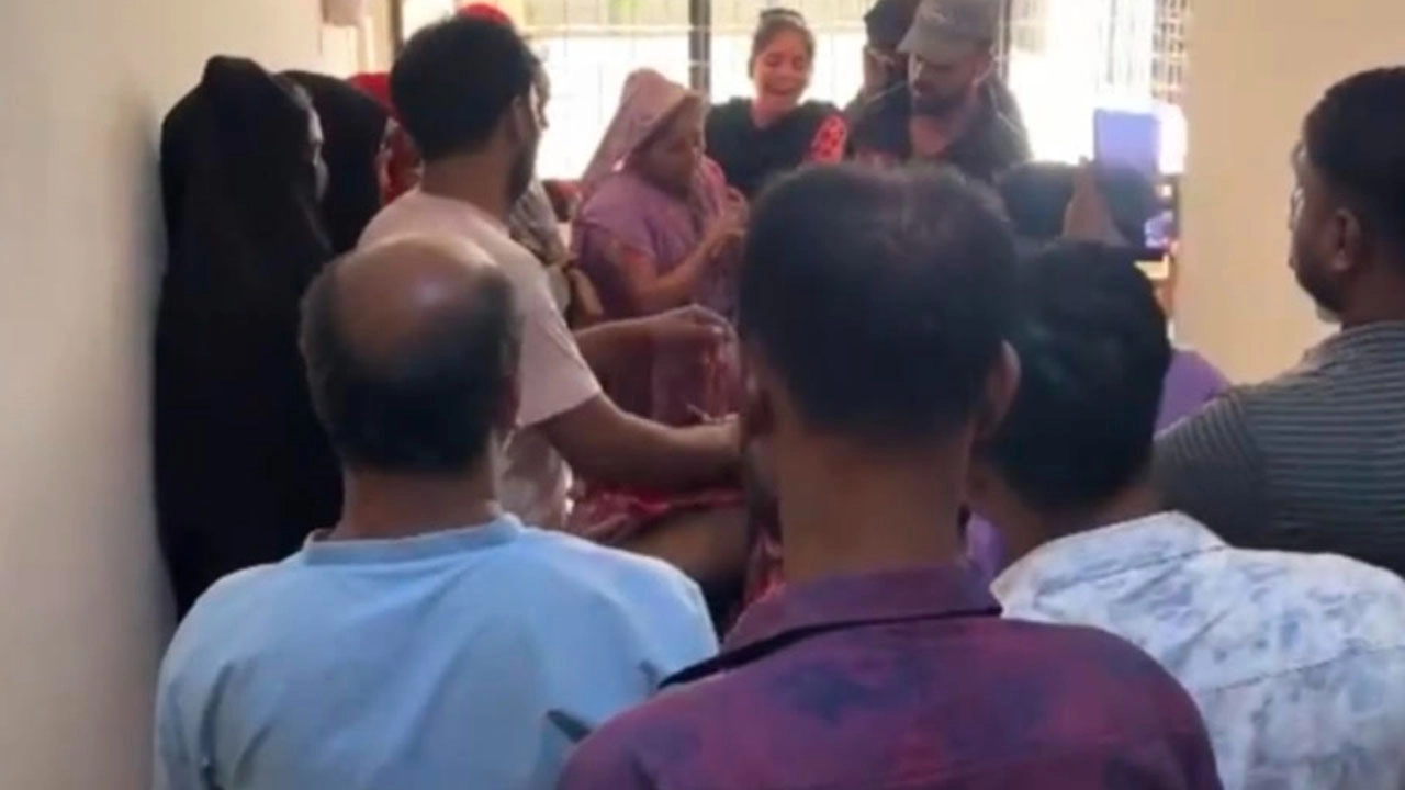 পূর্ব বিরোধের জেরে বাড়িতে ঢুকে গুলি