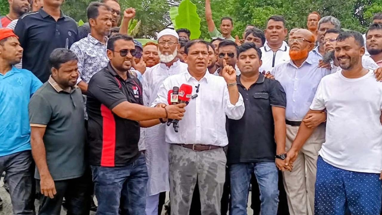বক্তব্য দিচ্ছেন এমপি ও কেন্দ্রীয় বিএনপির সহগণশিক্ষাবিষয়ক সম্পাদক আনিসুর রহমান খোকন তালুকদার। সংগৃহীত ছবি