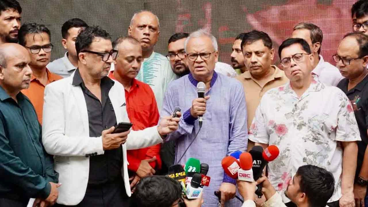 বিএনপির সিনিয়র যুগ্ম মহাসচিব ও প্রধানমন্ত্রীর উপদেষ্টা রুহুল কবির রিজভী