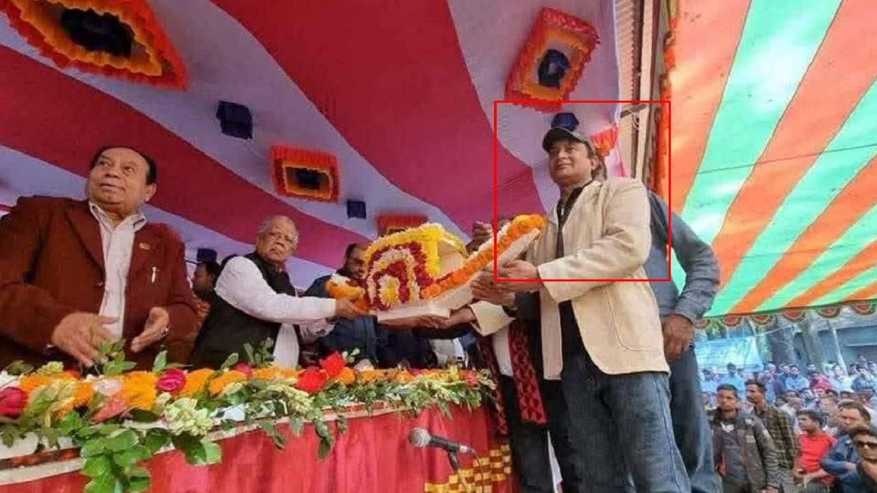 বিএনপির সাংগঠনিক সভায় আওয়ামী লীগ নেতার ফুলেল শুভেচ্ছা