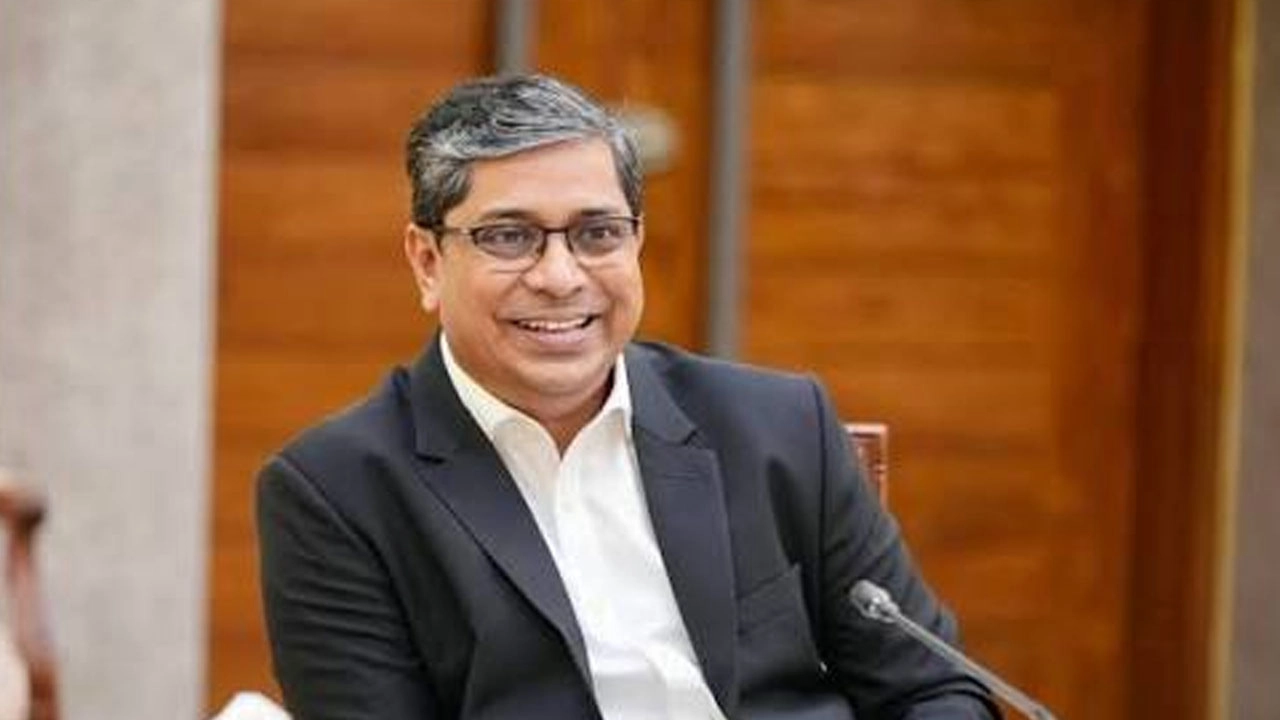 স্থানীয় সরকার, পল্লী উন্নয়ন ও সমবায় প্রতিমন্ত্রী মীর শাহে আলম। ছবি: সংগৃহীত