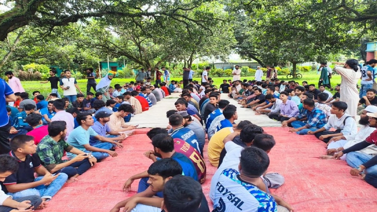 ‘বাকশাল’ নামে গরু জবাই করে আম্মারের নেতৃত্বে ‘জুলাই জিয়াফত’