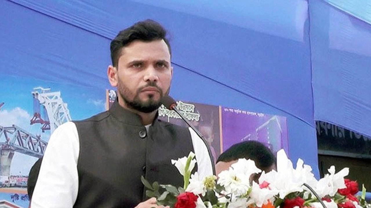 বাংলাদেশ জাতীয় ক্রিকেট দলের সাবেক অধিনায়ক মাশরাফি বিন মর্তুজা। ছবি: সংগৃহীত