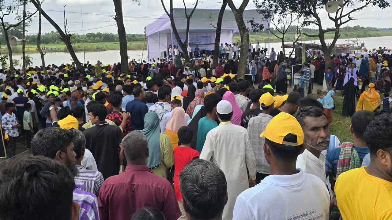 কিশোরগঞ্জ সফরকে কেন্দ্র করে জেলাজুড়ে তৈরি হয়েছে উৎসবের আমেজ।