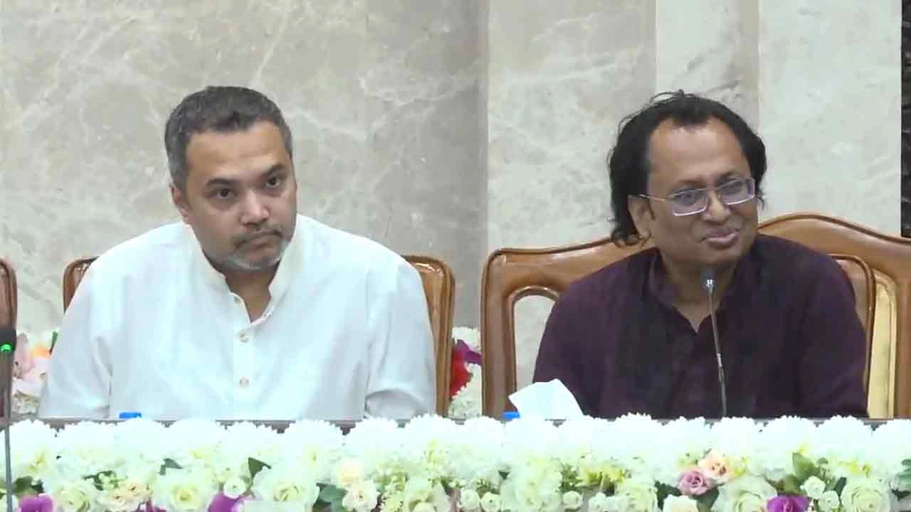 প্রধানমন্ত্রীর কার্যালয়ের মুখপাত্র ও তার উপদেষ্টা মাহদী আমিন