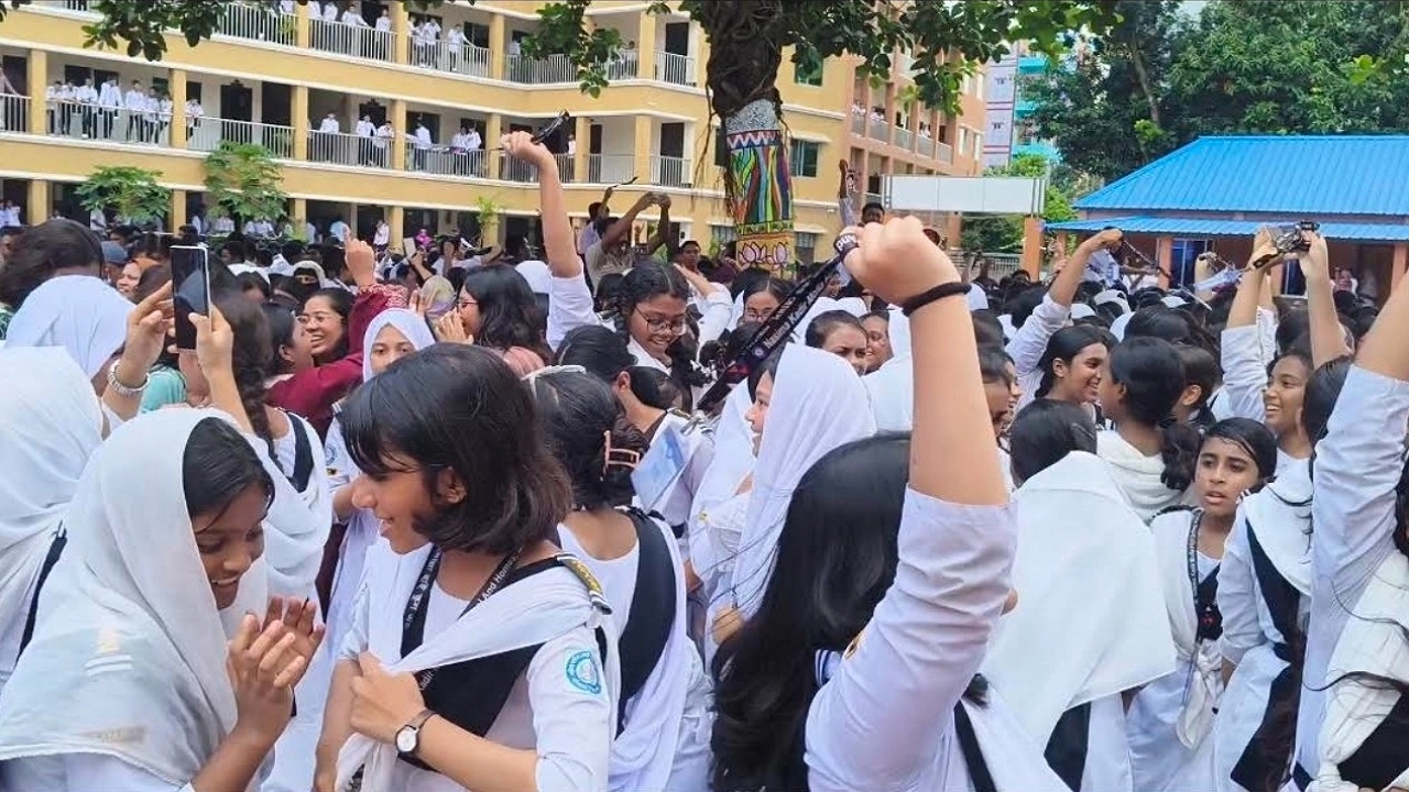 নাছিমা কাদির মোল্লা হাই স্কুল এন্ড হোমস্