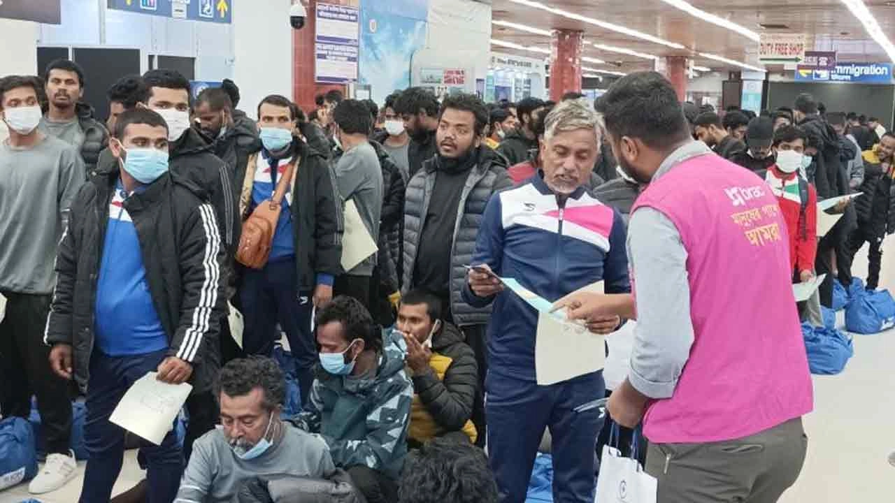 সর্বশেষ ১৭৪ জনসহ চলতি মাসে মোট ৫১৪ বাংলাদেশিকে দেশে ফিরিয়ে আনা হলো।