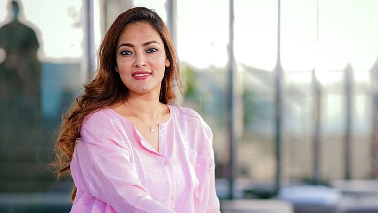 উপস্থাপক ও অভিনেত্রী সামিয়া আফরিন