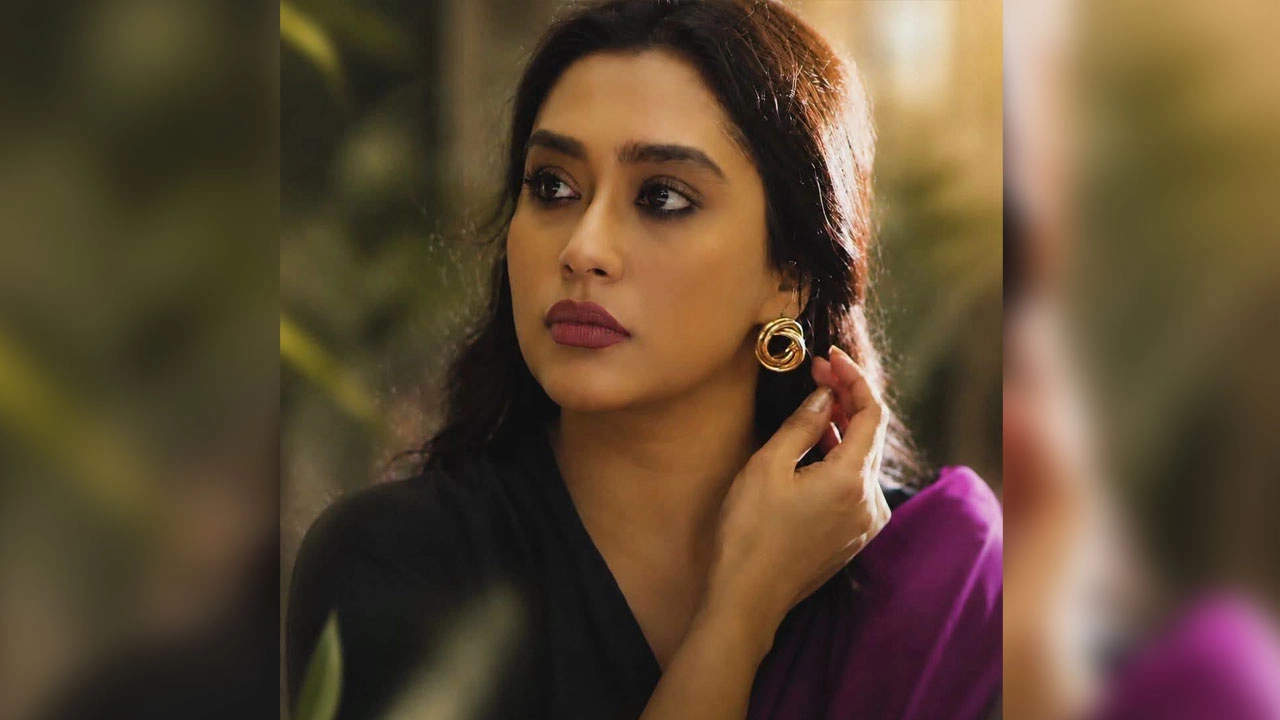 অভিনেত্রী জাকিয়া বারী মম