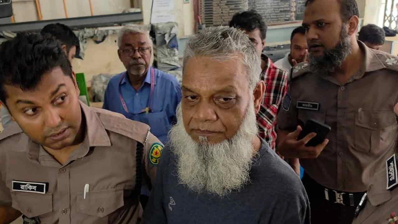গ্রেপ্তারকৃত মো. আবুল কাশেম পাটোয়ারী ওরফে