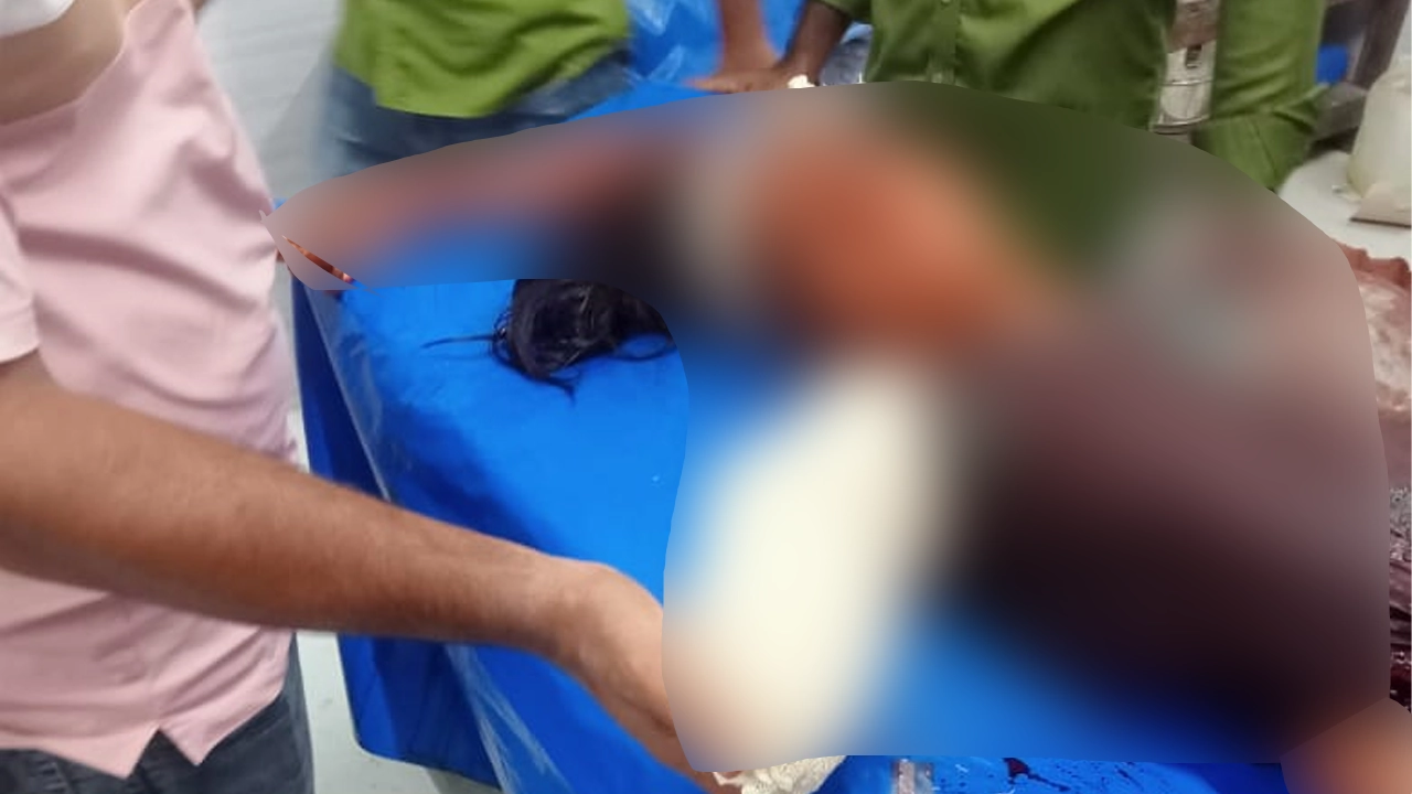 আহত প্রেমিকা। ছবি: এনপিবি