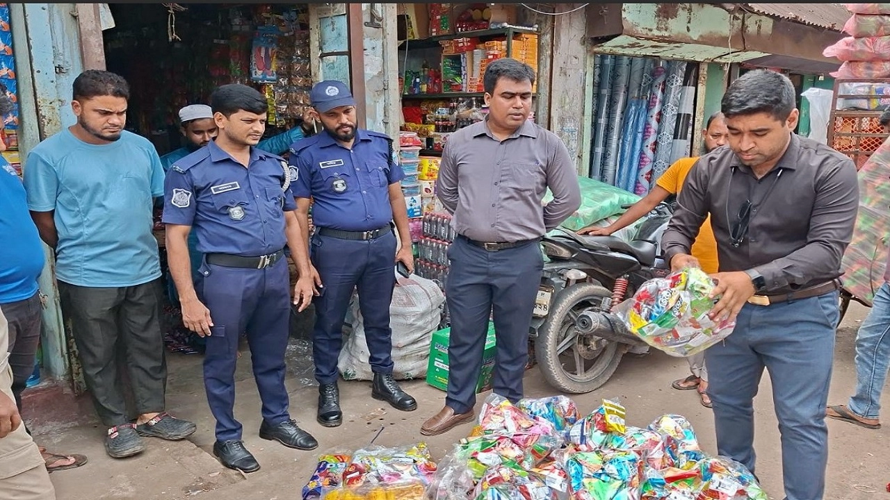 চাঁদপুরে ৩ প্রতিষ্ঠানকে জরিমানা