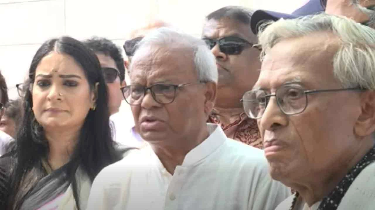 বিএনপি ভারপ্রাপ্ত মহাসচিব ও প্রধানমন্ত্রীর উপদেষ্টা রুহুল কবির রিজভী