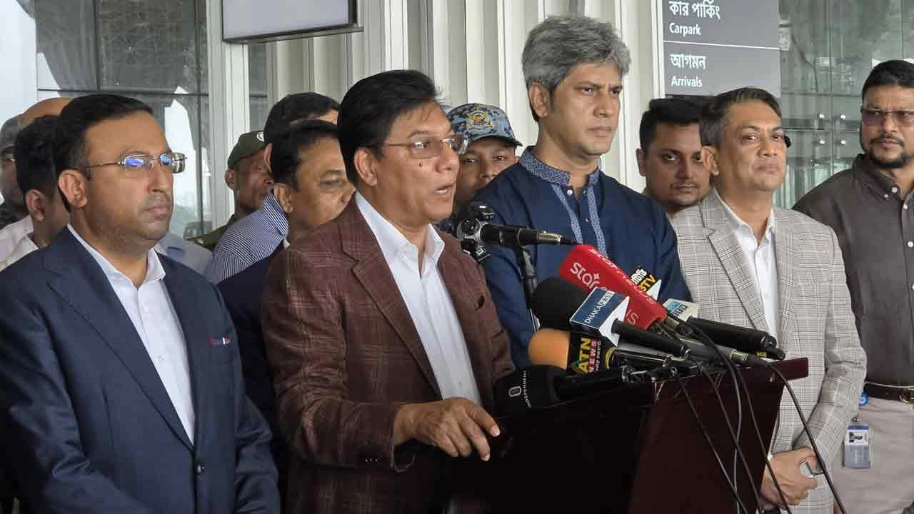 বেসামরিক বিমান পরিবহন ও পর্যটনমন্ত্রী এম রশিদুজ্জামান মিল্লাত