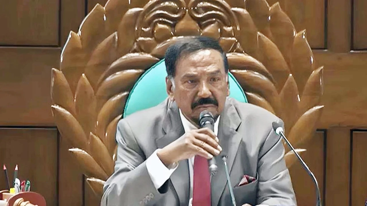 স্পিকার হাফিজ উদ্দিন আহমদ।