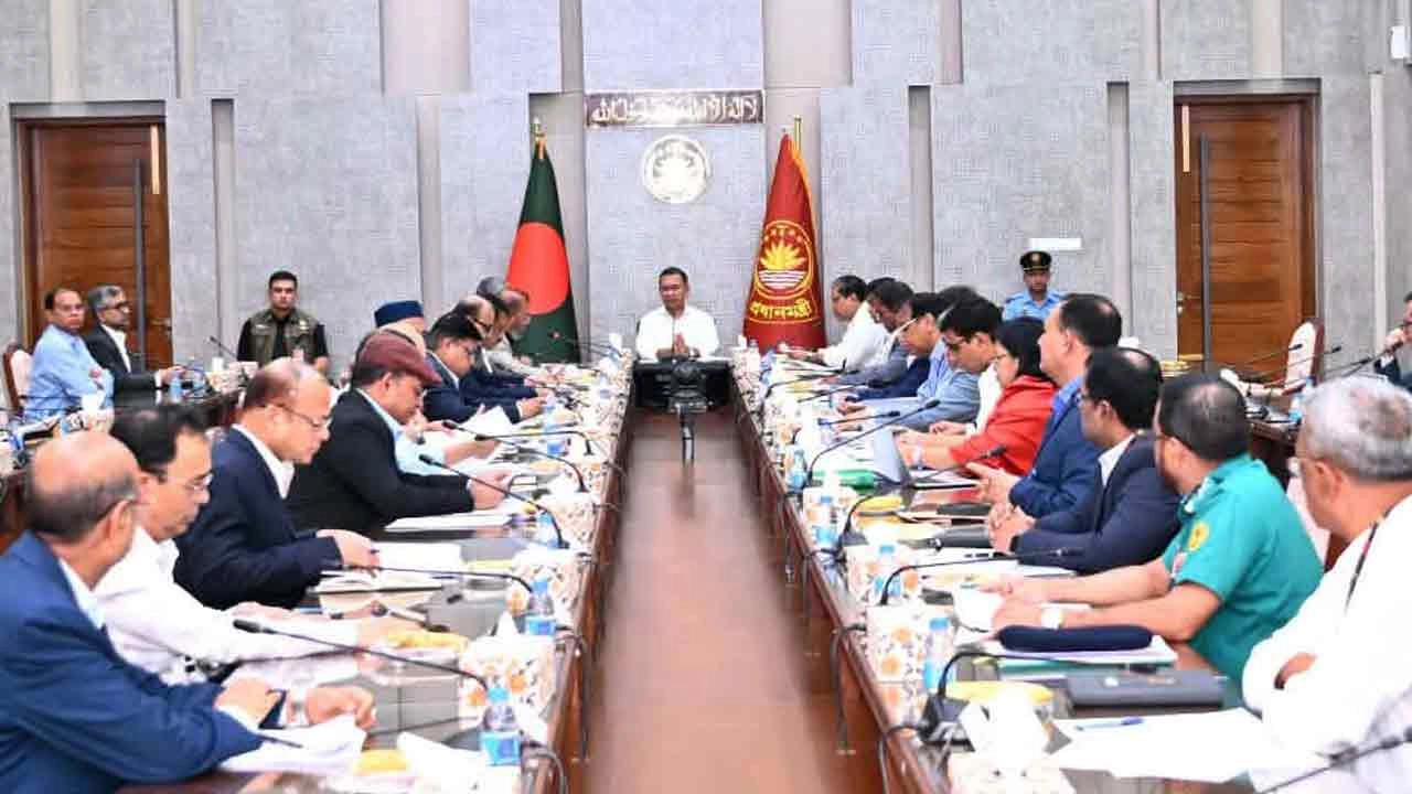 প্রধানমন্ত্রী তারেক রহমানের সভাপতিত্বে পরিবেশ দূষণ নিয়ন্ত্রণবিষয়ক পর্যালোচনা সভা