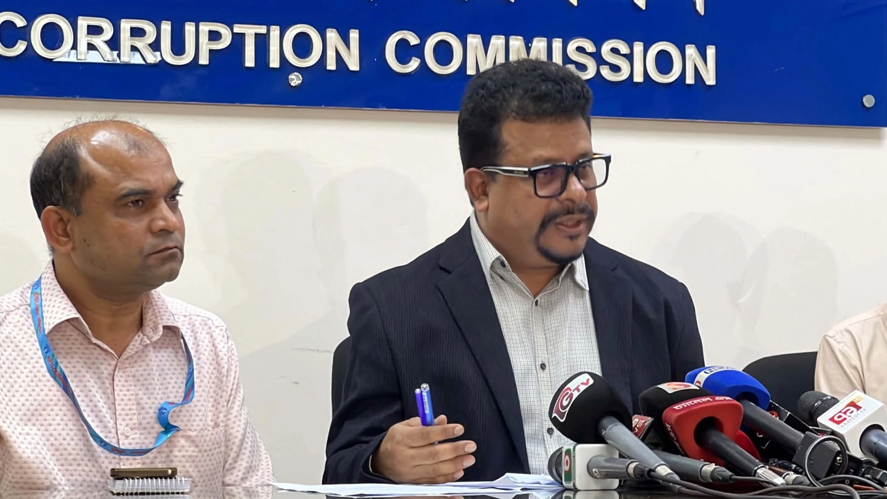 দুদকের সচিব সাইদুর রহমান খান।