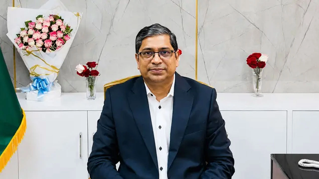 স্থানীয় সরকার, পল্লী উন্নয়ন ও সমবায় প্রতিমন্ত্রী মীর শাহে আলম। ছবি: সংগৃহীত