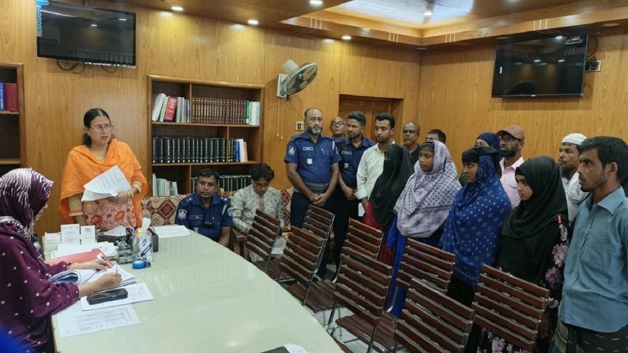 একই স্কুলের ৯ম-১০ম শ্রেণির ১৩ ছাত্রীর বাল্যবিবাহ