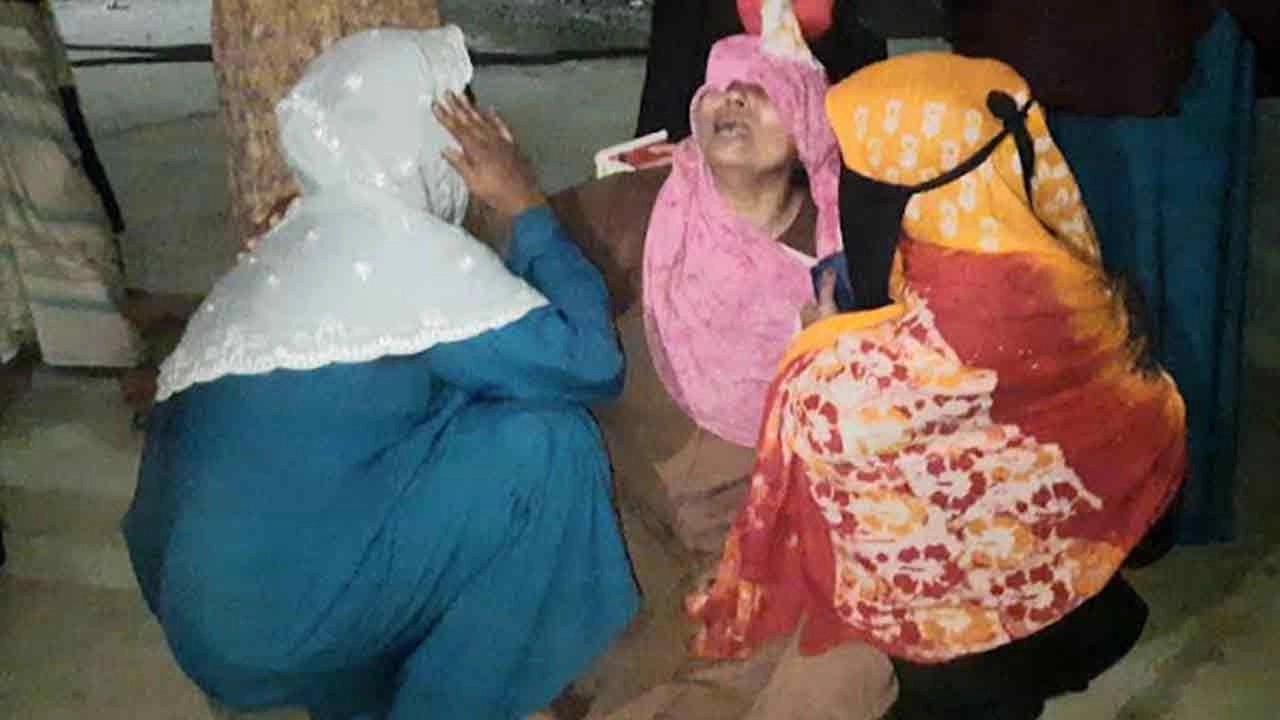 গৃহবধূর স্বজনের আহাজারি