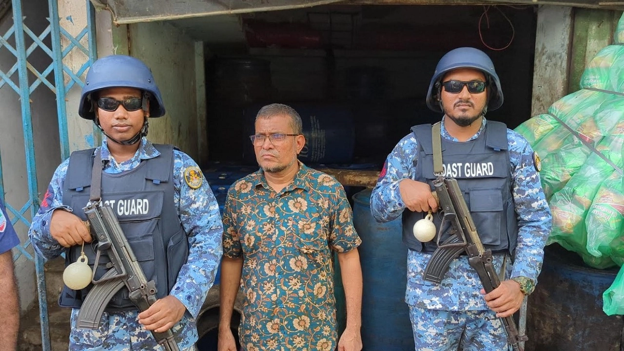 মোংলায় ১৫ হাজার লিটার ভোজ্য তেল জব্দ