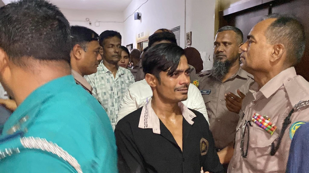 গুলশানে আওয়ামীলীগের মিছিল হতে আটক ২৪ নেতাকর্মী ১০ দিনের রিমান্ডে