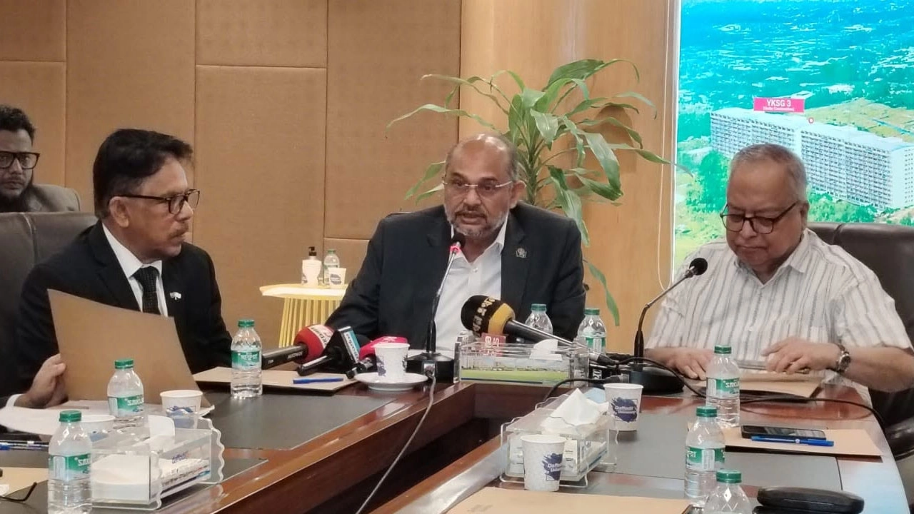 কথা বলছেন প্রধানমন্ত্রীর অর্থ ও পরিকল্পনা উপদেষ্টা ড. রাশেদ আল মাহমুদ তিতুমীর। ছবি: সংগৃহীত