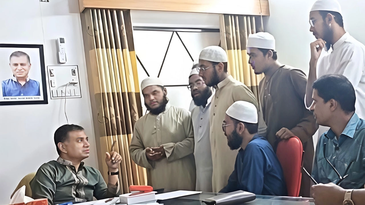 মাদরাসাছাত্রদের আপত্তির পর ব্রাহ্মণবাড়িয়া কলেজে কনসার্ট নিয়ে সমঝোতা। ছবি: এনপিবি