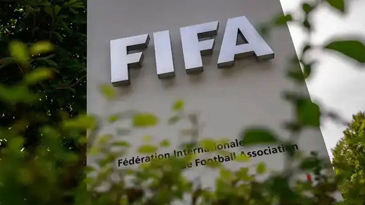 ফিফার ২ কর্মকর্তাকে নিষিদ্ধ ঘোষণা। ছবি: সংগৃহীত
