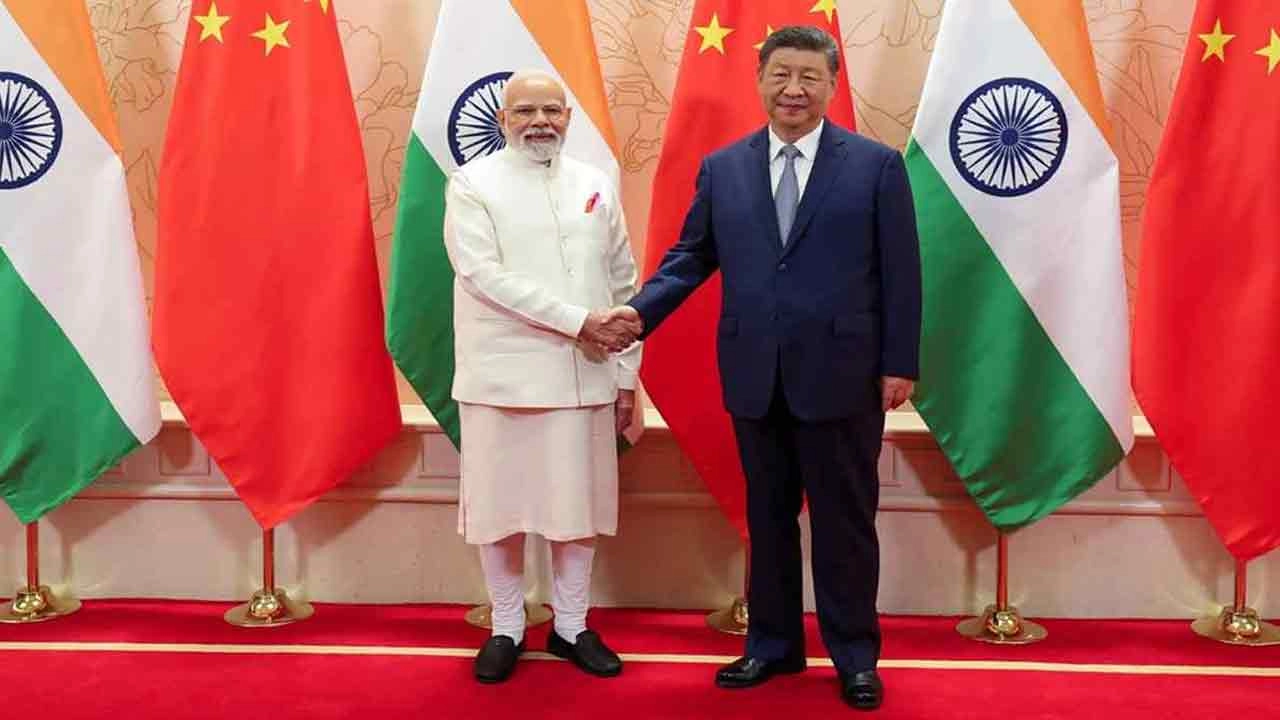 ভারতের প্রধানমন্ত্রী নরেন্দ্র মোদি ও চীনের প্রেসিডেন্ট শি জিনপিং