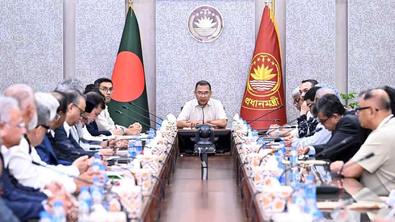 প্রধানমন্ত্রী তারেক রহমানের সঙ্গে ২০টি ব্যবসায়ী সংগঠনের নেতাদের বৈঠক অনুষ্ঠিত