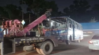 কুর্মিটোলা হাসপাতালে ঢুকে গেল বাস, নিহত ১