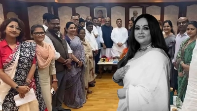 ‘জনগণের ট্যাক্সের টাকায় বিমানে দিল্লি গিয়ে পার্লামেন্ট খেলা’