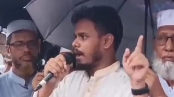 এই পুলিশকে আমরা পিটিয়ে পিটিয়ে রক্তাক্ত করেছিলাম: এনসিপি নেতা