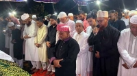 মায়ের জানাজার ইমামতি করলেন বিএনপির এমপি